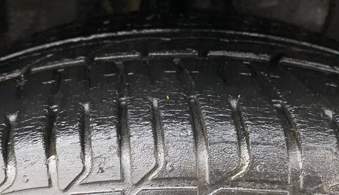 2015 Hyundai Elite i20 ASTA 1.2, Petrol, Manual, 94,059 km, Right Front Tyre Tread