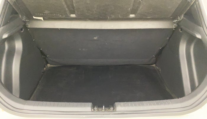 2020 Hyundai Elite i20 SPORTZ PLUS 1.2, Petrol, Manual, 53,848 km, Boot Inside