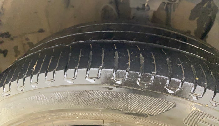 2020 Hyundai Elite i20 SPORTZ PLUS 1.2, Petrol, Manual, 53,848 km, Right Front Tyre Tread