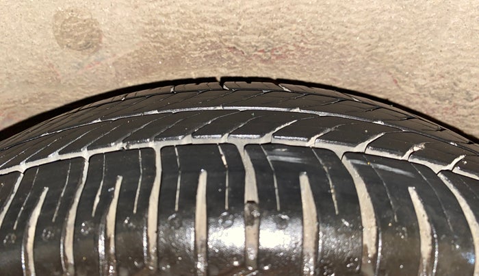 2013 Hyundai i10 MAGNA 1.2, Petrol, Manual, 74,188 km, Right Rear Tyre Tread