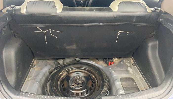 2017 Hyundai Grand i10 MAGNA 1.2 KAPPA VTVT, Petrol, Manual, 86,420 km, Boot Inside