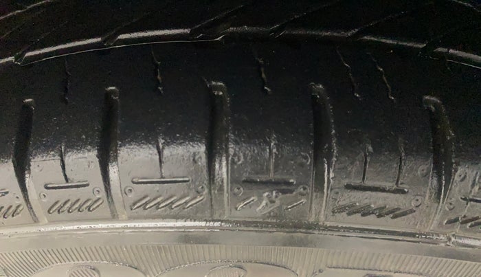 2017 Hyundai Grand i10 MAGNA 1.2 KAPPA VTVT, Petrol, Manual, 86,420 km, Right Front Tyre Tread