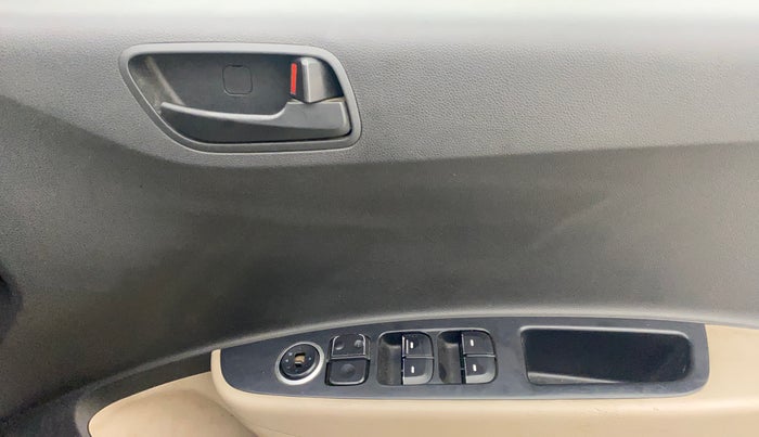 2017 Hyundai Grand i10 MAGNA 1.2 KAPPA VTVT, Petrol, Manual, 86,420 km, Driver Side Door Panels Control