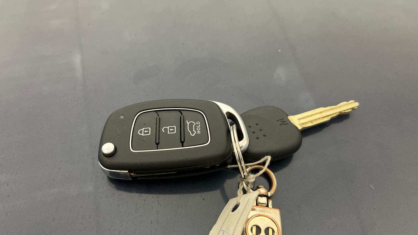 2022 Hyundai VENUE S 1.2, Petrol, Manual, 20,845 km, Key Close Up
