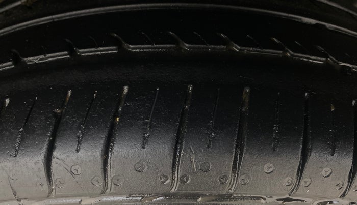 2021 Maruti Ciaz ZETA 1.5 SHVS MT PETROL, Petrol, Manual, 22,722 km, Right Rear Tyre Tread