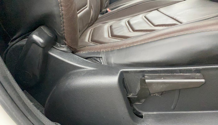 2015 Volkswagen Polo COMFORTLINE 1.2L, Petrol, Manual, 1,02,403 km, Driver Side Adjustment Panel