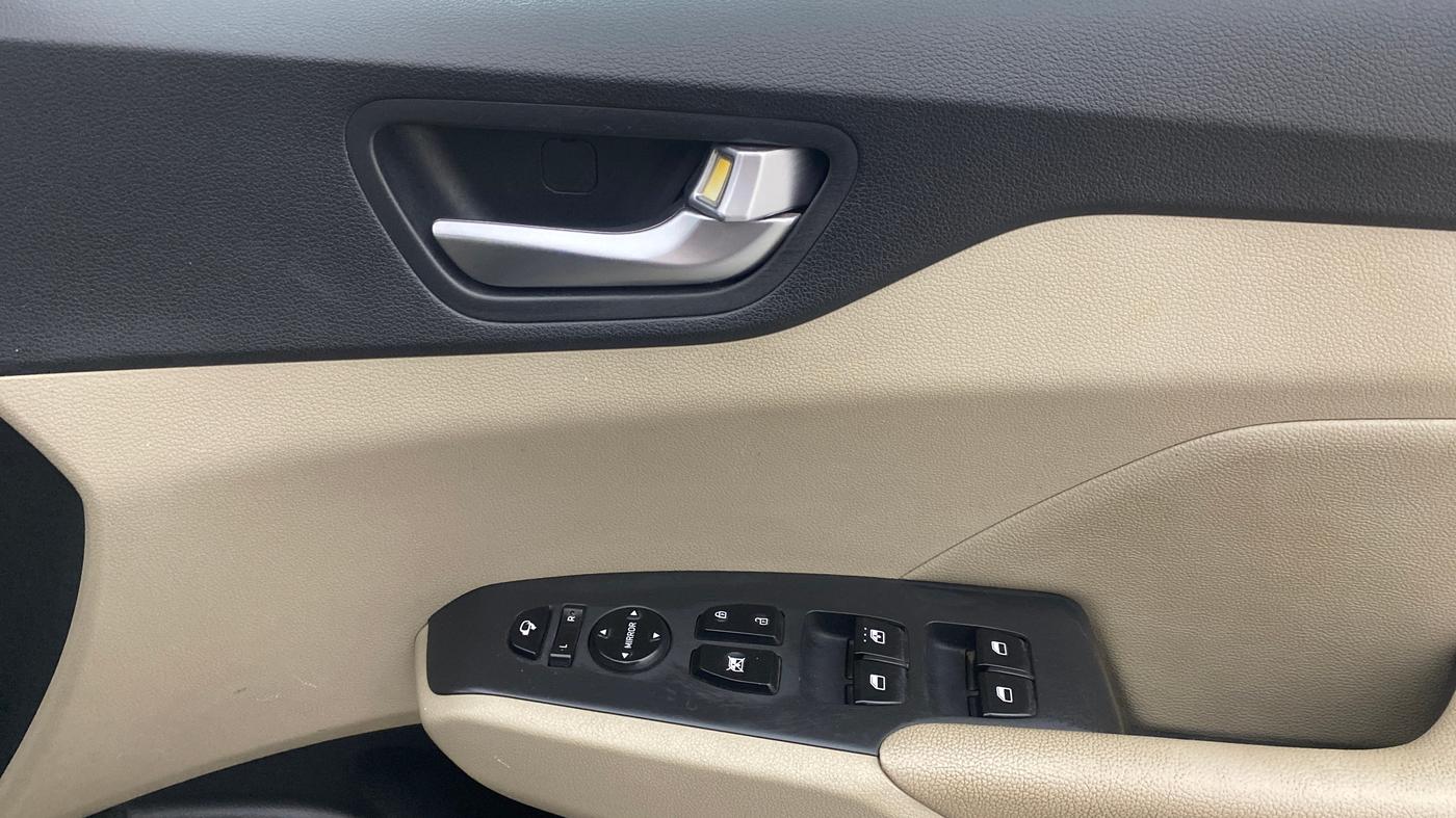 2022 Hyundai Verna SX (O) 1.5 VTVT IVT, Petrol, Automatic, 43,765 km, Driver Side Door Panels Control