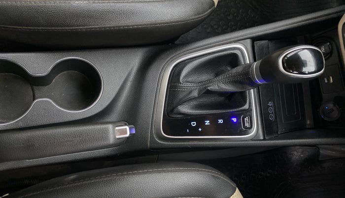 2022 Hyundai Verna SX (O) 1.5 VTVT IVT, Petrol, Automatic, 43,765 km, Gear Lever