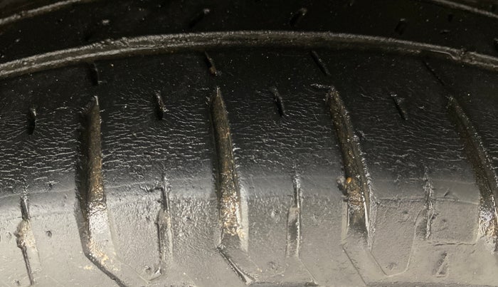 2022 Hyundai Verna SX (O) 1.5 VTVT IVT, Petrol, Automatic, 43,765 km, Right Front Tyre Tread