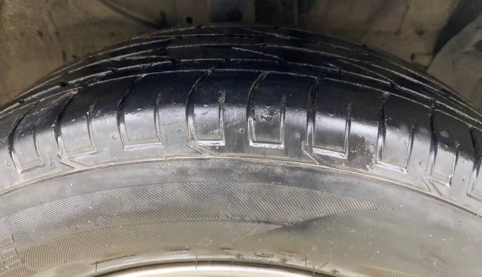 2016 Hyundai Creta SX PLUS 1.6 PETROL, Petrol, Manual, 1,04,127 km, Right Front Tyre Tread