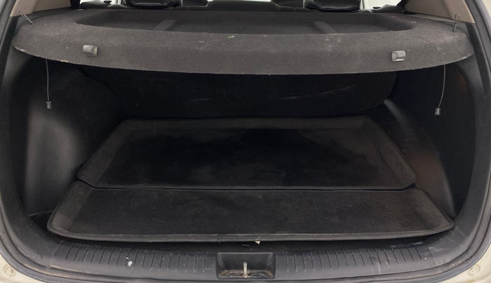 2016 Hyundai Creta SX PLUS 1.6 PETROL, Petrol, Manual, 1,04,127 km, Boot Inside