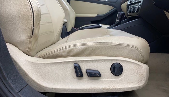 2015 Volkswagen Jetta HIGHLINE TDI AT, Diesel, Automatic, 1,18,810 km, Driver Side Adjustment Panel