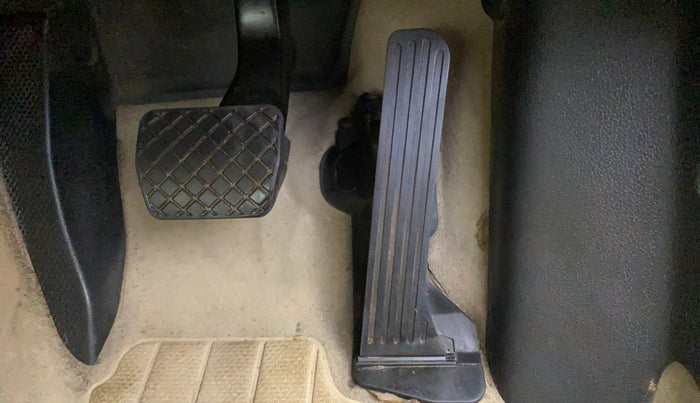 2015 Volkswagen Jetta HIGHLINE TDI AT, Diesel, Automatic, 1,18,810 km, Pedals