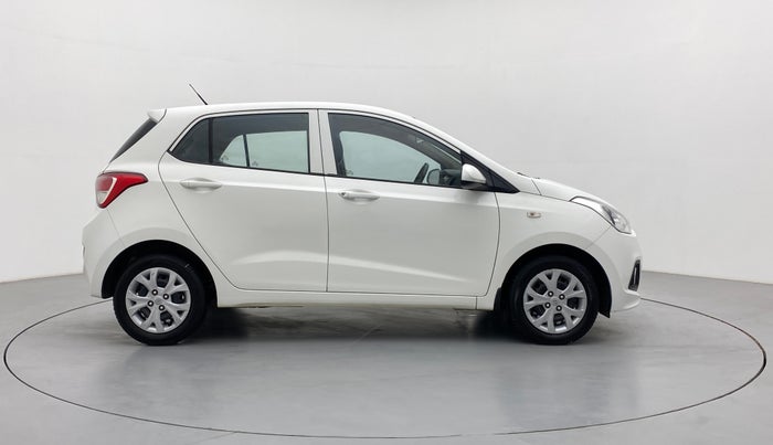 2016 Hyundai Grand i10 MAGNA 1.2 KAPPA VTVT, Petrol, Manual, 70,622 km, Right Side View