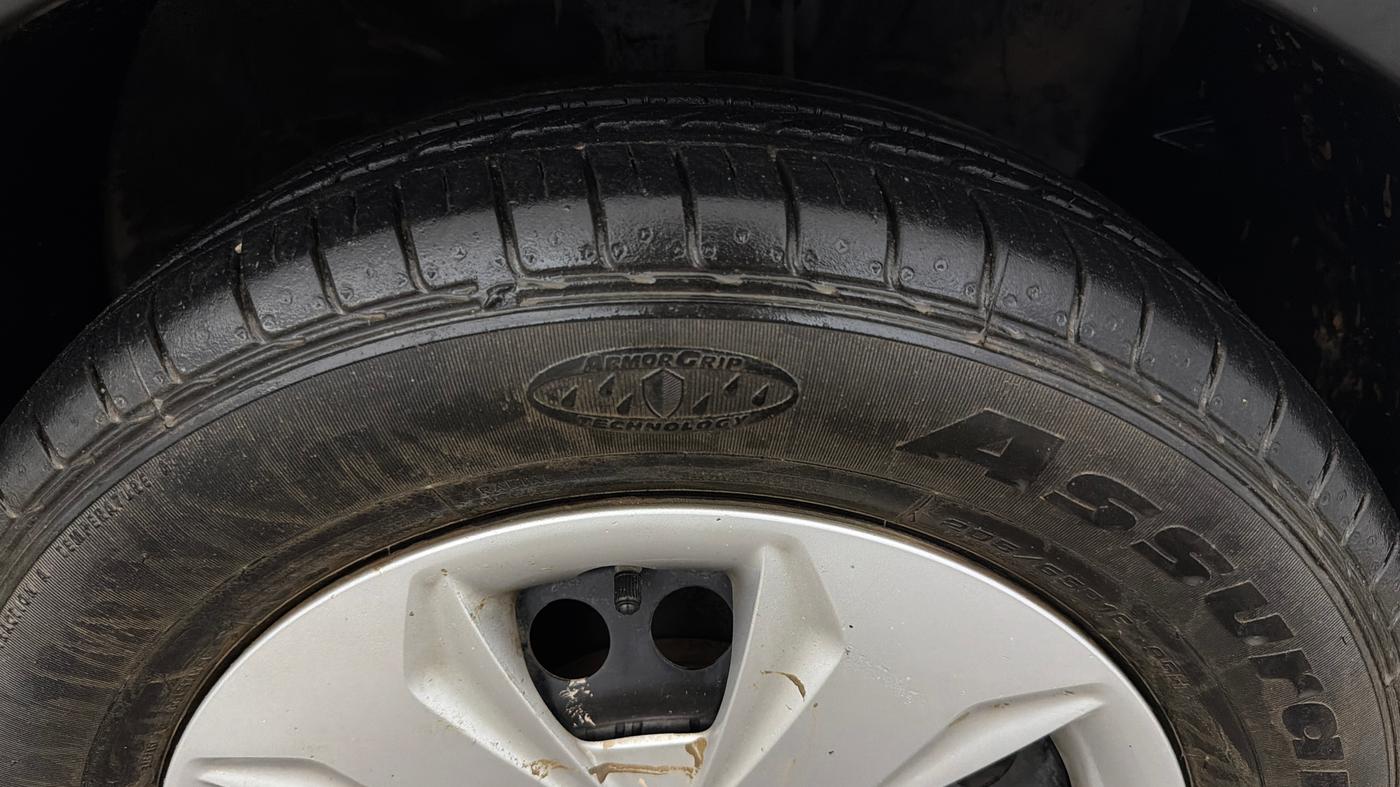 2016 Hyundai Creta S 1.6 PETROL, Petrol, Manual, 88,115 km, Right Front Tyre Tread