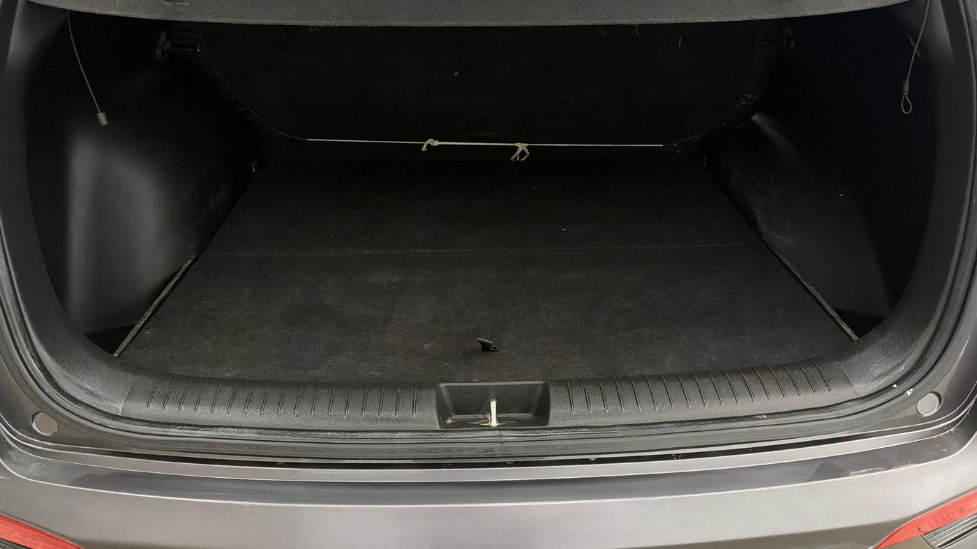 2016 Hyundai Creta S 1.6 PETROL, Petrol, Manual, 88,115 km, Boot Inside