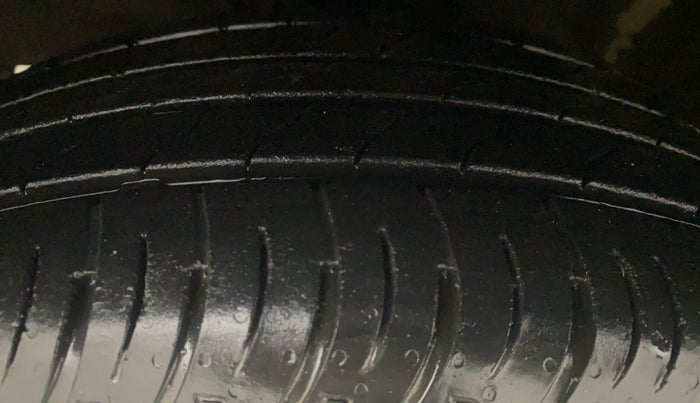 2023 Maruti XL6 ALPHA MT, Petrol, Manual, 23,892 km, Left Front Tyre Tread