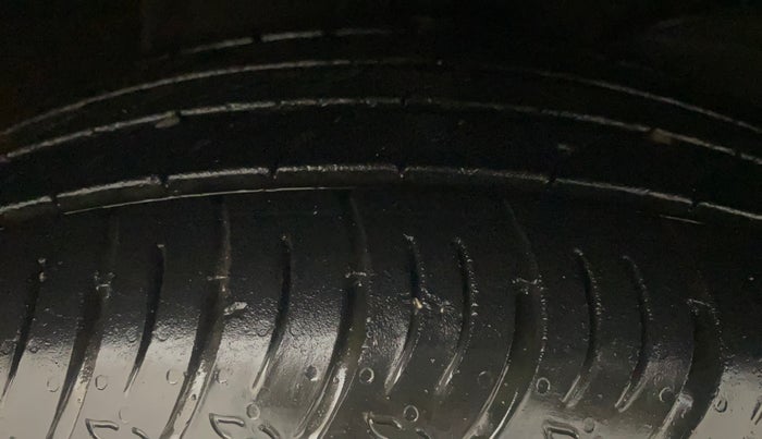 2023 Maruti XL6 ALPHA MT, Petrol, Manual, 23,892 km, Right Front Tyre Tread