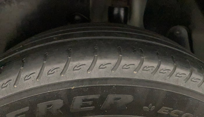 2020 Hyundai Creta E 1.5 DIESEL, Diesel, Manual, 1,01,140 km, Left Rear Tyre Tread