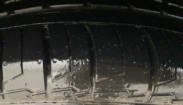 2018 Skoda Rapid STYLE 1.6 MPI, Petrol, Manual, 78,470 km, Right Front Tyre Tread