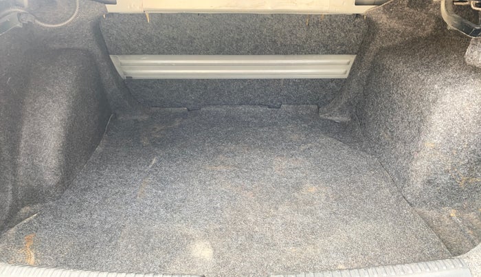 2018 Skoda Rapid STYLE 1.6 MPI, Petrol, Manual, 78,470 km, Boot Inside