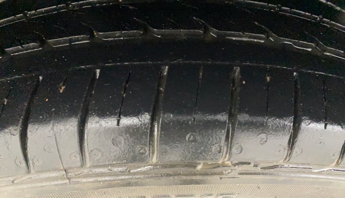 2018 Skoda Rapid STYLE 1.6 MPI, Petrol, Manual, 78,470 km, Right Rear Tyre Tread