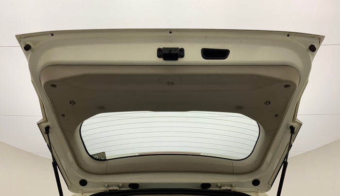 2019 Mahindra XUV300 W8 1.5 DIESEL, Diesel, Manual, 1,28,939 km, Boot Door Open