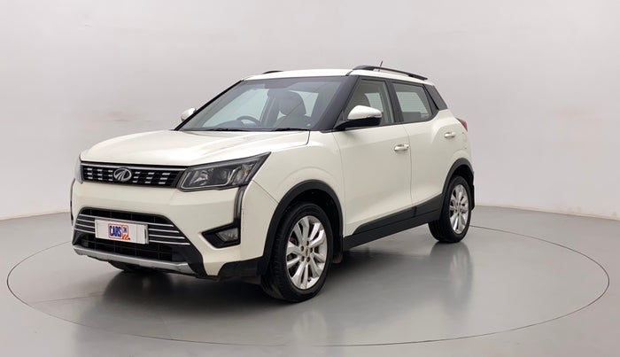 2019 Mahindra XUV300 W8 1.5 DIESEL, Diesel, Manual, 1,28,939 km, Left Front Diagonal