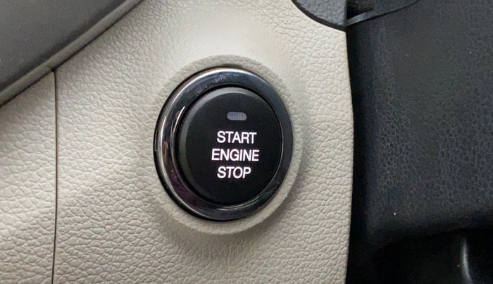 2019 Mahindra XUV300 W8 1.5 DIESEL, Diesel, Manual, 1,28,939 km, Keyless Start/ Stop Button