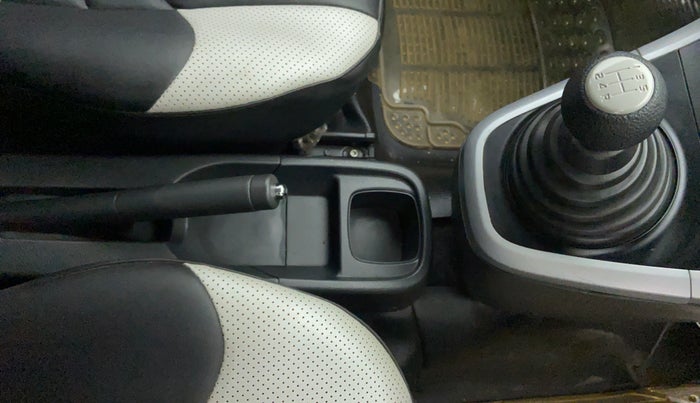 2014 Maruti Ritz VXI, Petrol, Manual, 13,661 km, Gear Lever