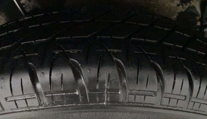 2014 Maruti Ritz VXI, Petrol, Manual, 13,661 km, Left Front Tyre Tread