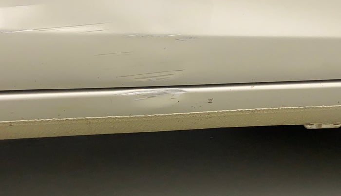 2014 Maruti Ritz VXI, Petrol, Manual, 13,661 km, Right running board - Slightly dented