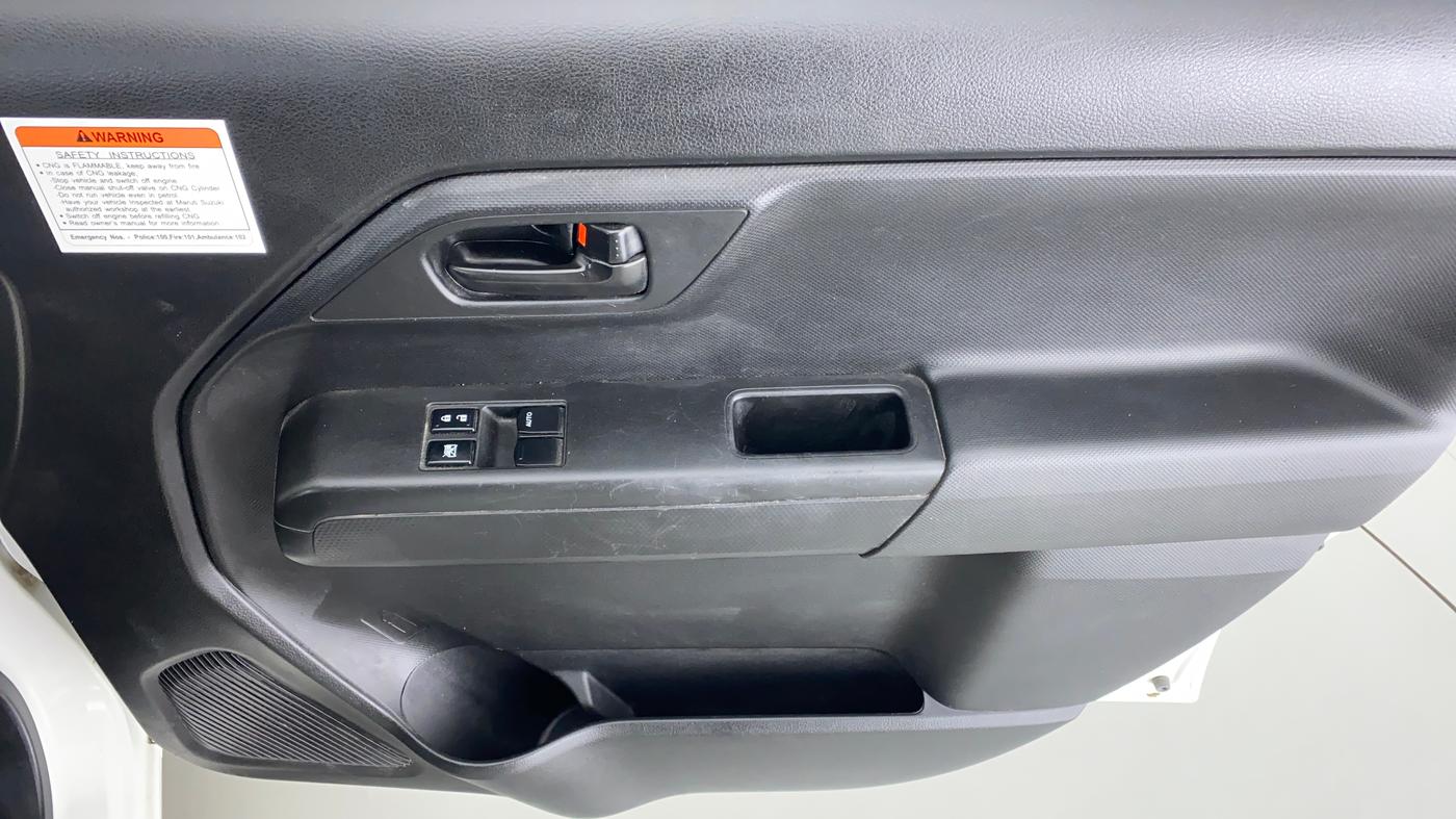 2021 Maruti New Wagon-R LXI CNG 1.0 L, CNG, Manual, 27,267 km, Driver Side Door Panels Control