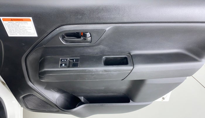 2021 Maruti New Wagon-R LXI CNG 1.0 L, CNG, Manual, 27,267 km, Driver Side Door Panels Control
