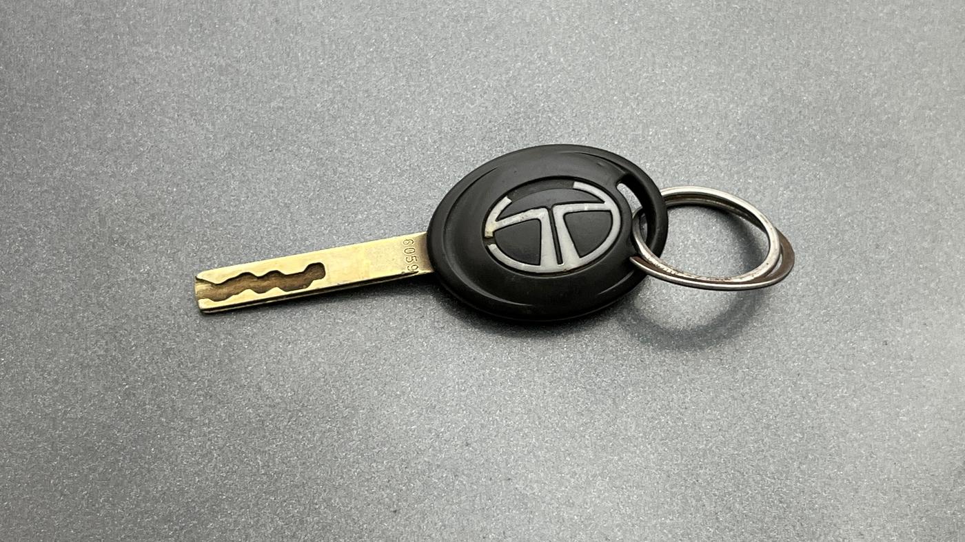2023 Tata Tiago XM CNG, CNG, Manual, 48,700 km, Key Close Up