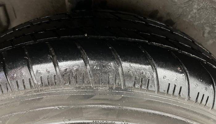 2018 Maruti Celerio VXI AMT, Petrol, Automatic, 39,910 km, Right Rear Tyre Tread