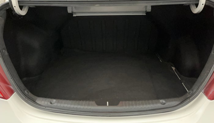 2016 Hyundai Verna 1.6 VTVT SX, Petrol, Manual, 31,443 km, Boot Inside