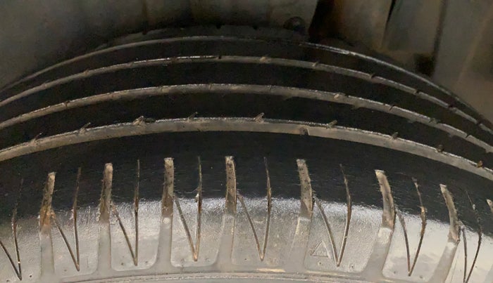 2021 Maruti Vitara Brezza ZXI PLUS DUAL TONE, Petrol, Manual, 28,272 km, Left Rear Tyre Tread