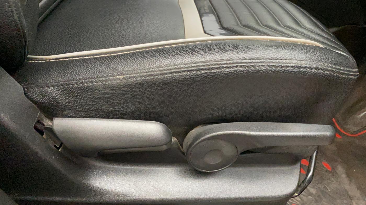 2021 Maruti Vitara Brezza ZXI PLUS DUAL TONE, Petrol, Manual, 28,272 km, Driver Side Adjustment Panel
