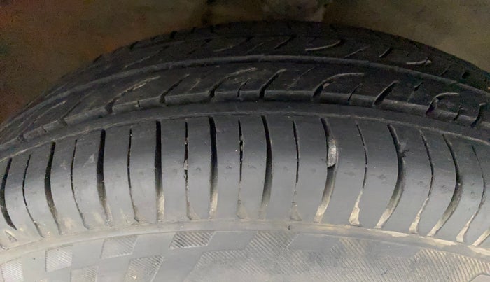 2013 Maruti Alto 800 LXI, Petrol, Manual, 81,405 km, Right Front Tyre Tread
