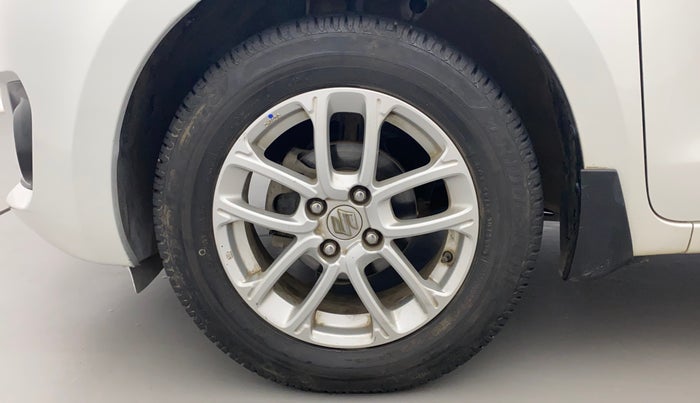2018 Maruti Swift ZDI AMT, Diesel, Automatic, 1,04,595 km, Left Front Wheel