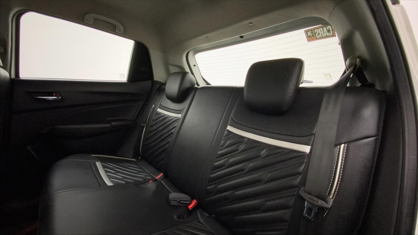 2018 Maruti Swift ZDI AMT, Diesel, Automatic, 1,04,595 km, Right Side Rear Door Cabin
