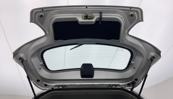 2016 Mahindra Kuv100 K8 6 STR, Petrol, Manual, 53,540 km, Boot Door Open