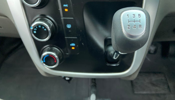 2016 Mahindra Kuv100 K8 6 STR, Petrol, Manual, 53,540 km, Gear Lever