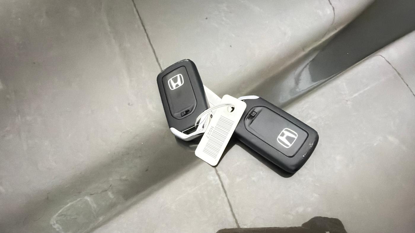 2024 Honda ELEVATE ZX CVT, Petrol, Automatic, 11,009 km, Key Close Up