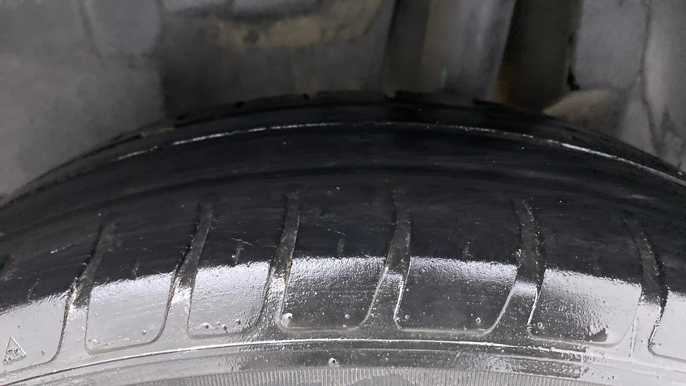 2018 Maruti Swift VXI AMT, Petrol, Automatic, 49,175 km, Left Rear Tyre Tread