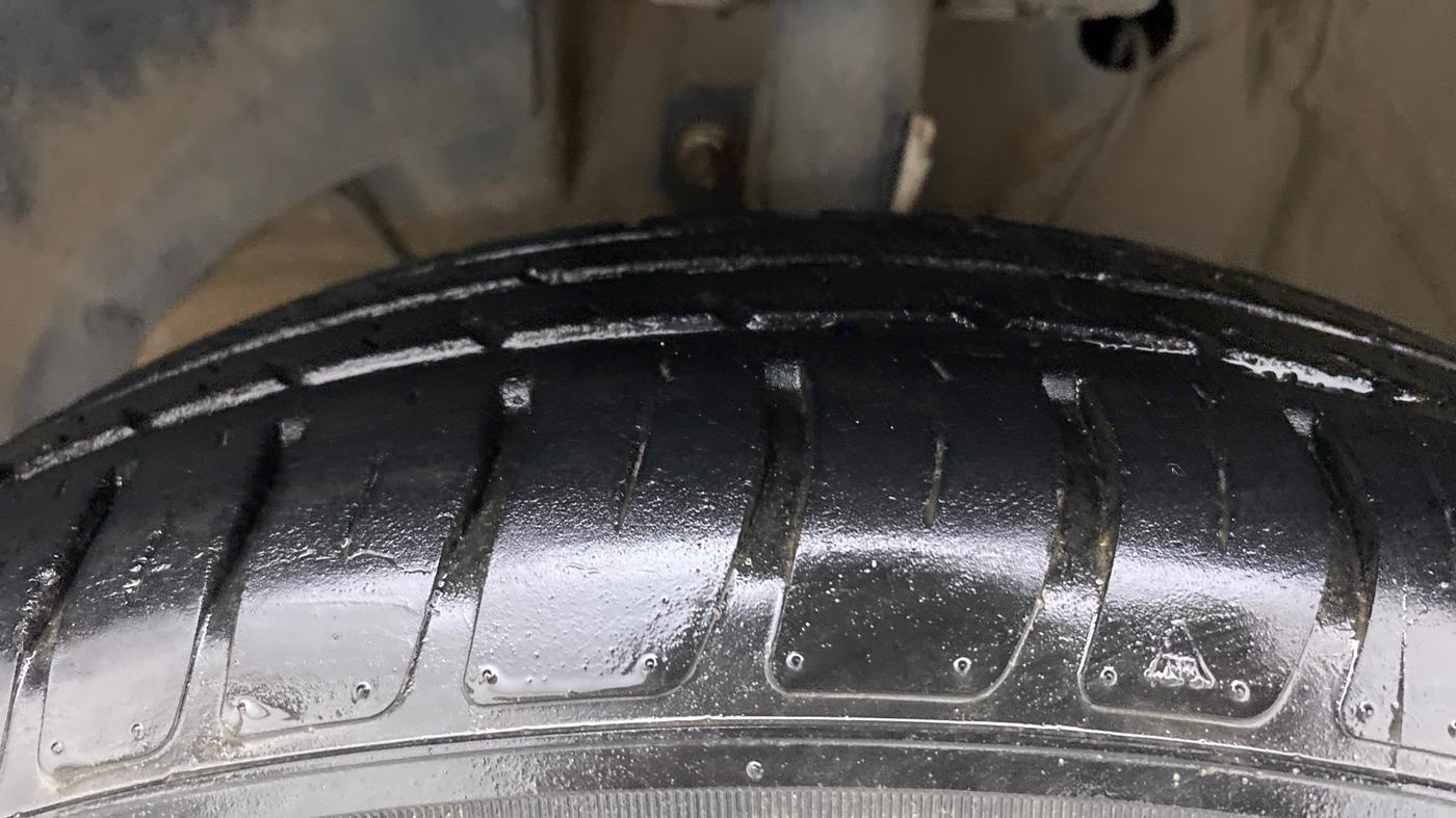 2018 Maruti Swift VXI AMT, Petrol, Automatic, 49,175 km, Left Front Tyre Tread