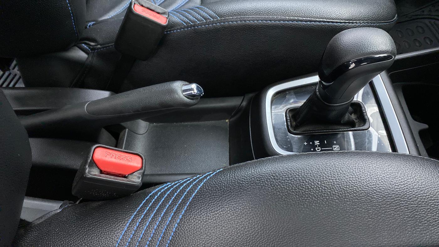 2018 Maruti Swift VXI AMT, Petrol, Automatic, 49,175 km, Gear Lever