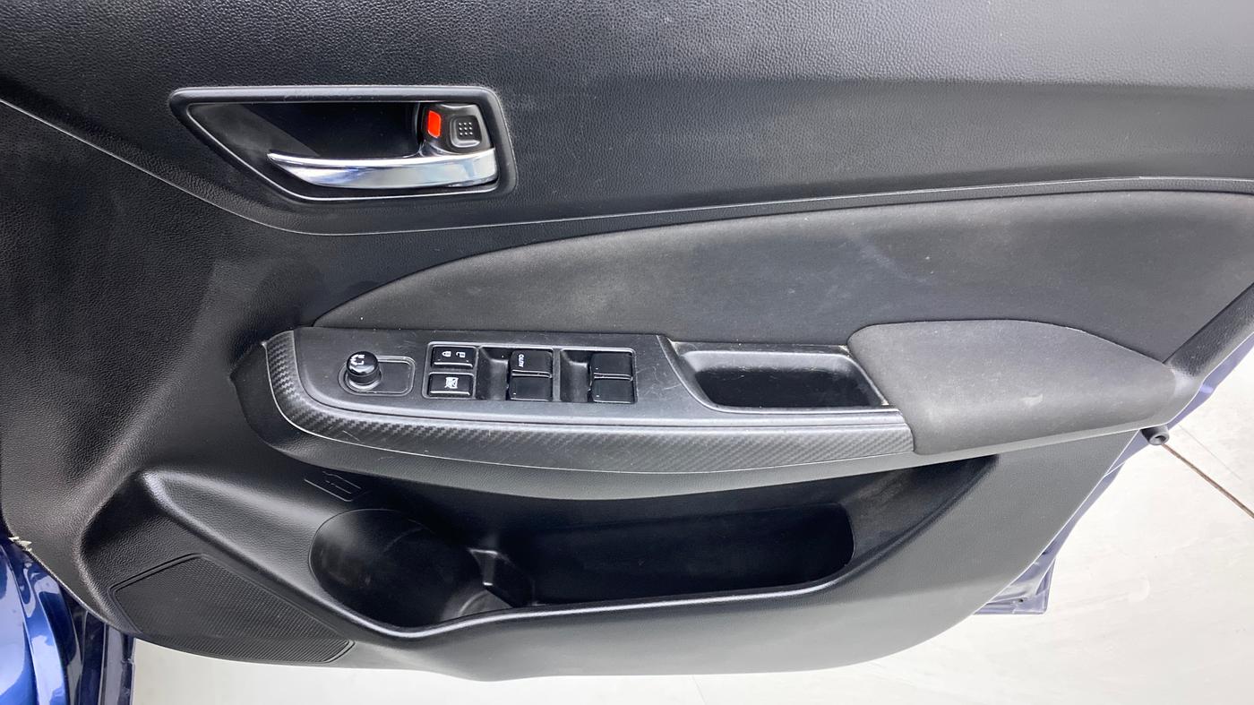 2018 Maruti Swift VXI AMT, Petrol, Automatic, 49,175 km, Driver Side Door Panels Control