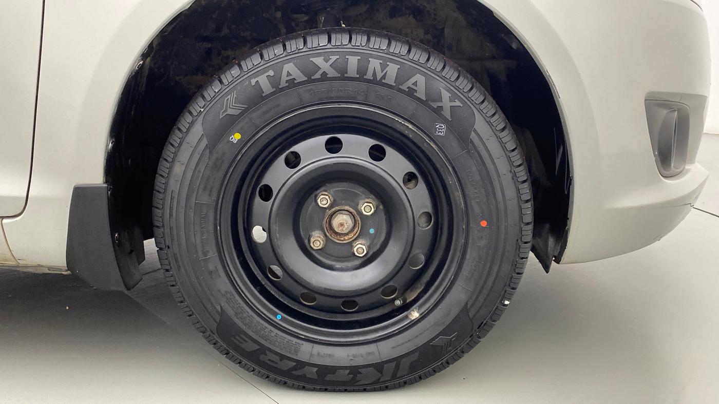2013 Maruti Swift VXI D, Petrol, Manual, 61,924 km, Right Front Wheel